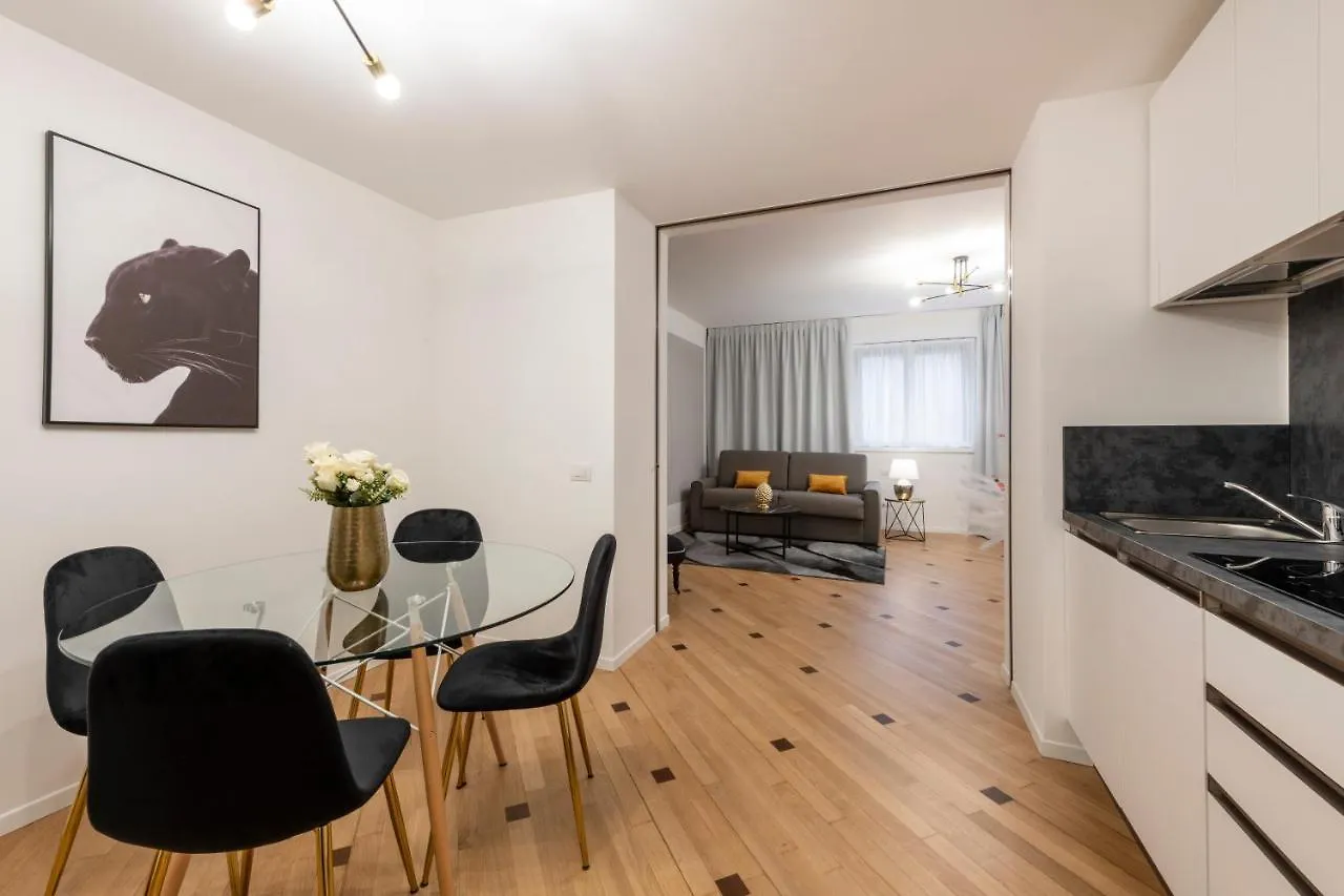 Apartment Milan Royal Suites - Centro Italy