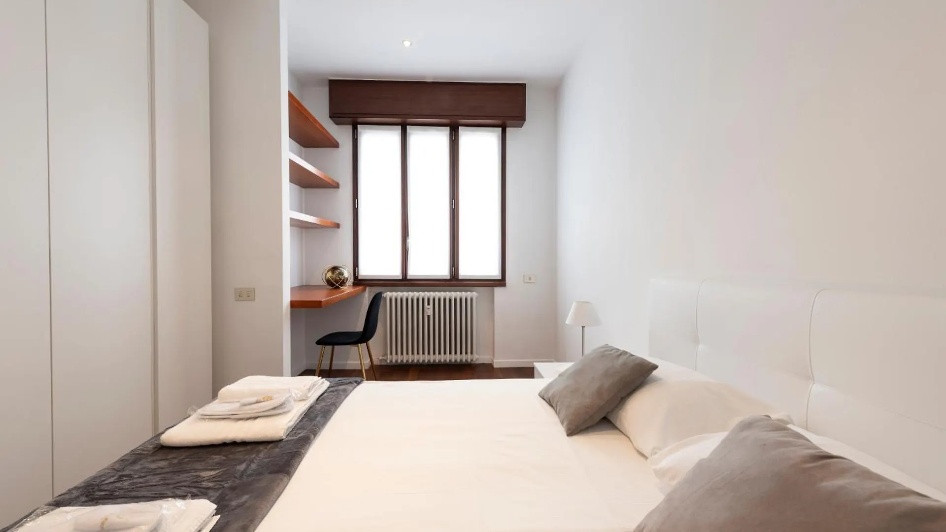 Milan Royal Suites - Centro Apartment