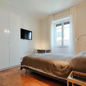 Apartment Downtown Merlo, Milan